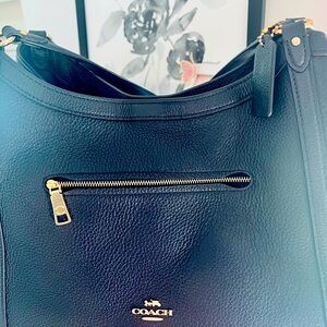 Coach beautiful large shoulder Navy Blue bag/Gold hardware/zipper. Gently used.